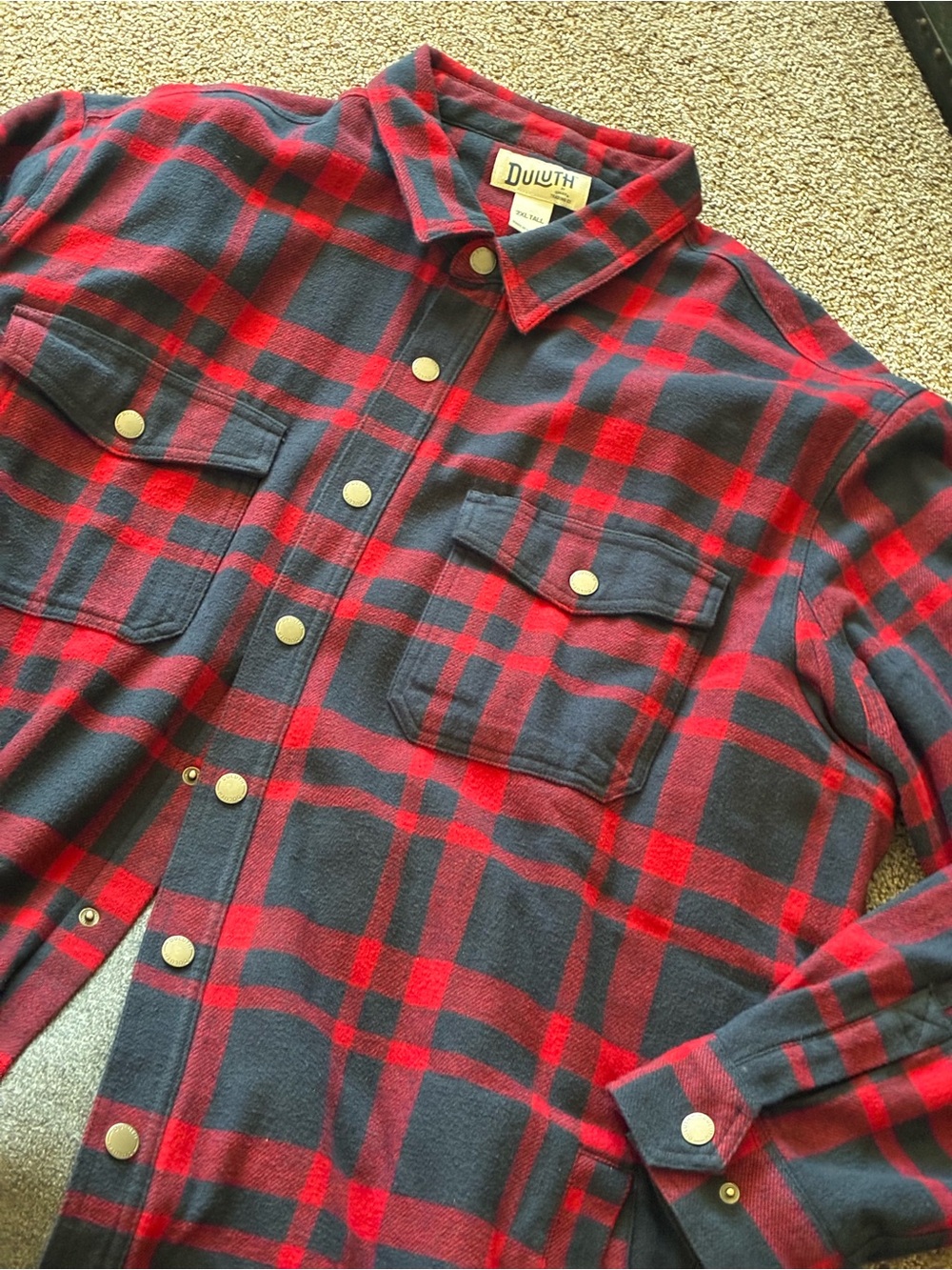 Duluth Trading Co Red and Black Plaid Button-Down Flannel